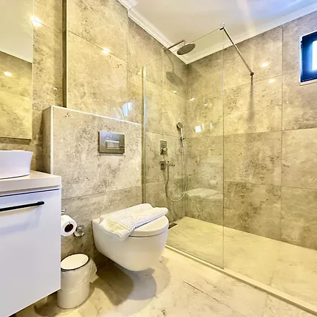 With A Pool And Sea View In Kalkan 2 Apartman Kaş