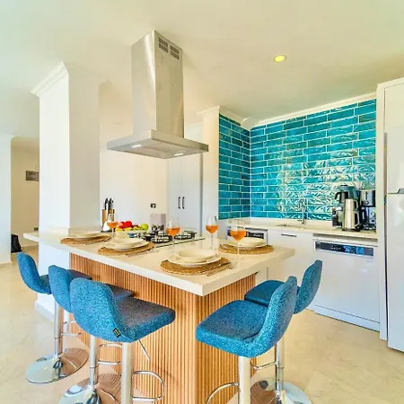 With A Pool And Sea View In Kalkan 2 Apartman Kaş