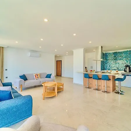 With A Pool And Sea View In Kalkan 2 Apartman